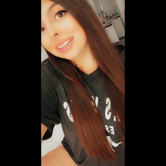 Meet your Posher, Camilla - Picture 4 of 12